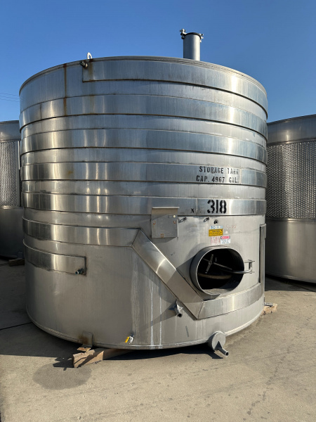 5,000 gallon stainless tank